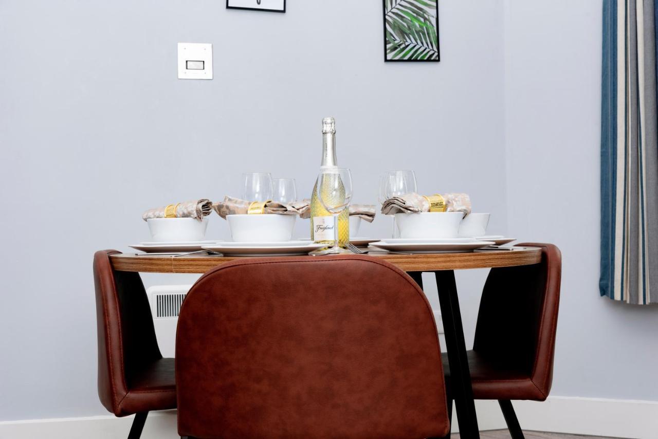 Wrexham Central Stay Apartment Seven Eksteriør bilde
